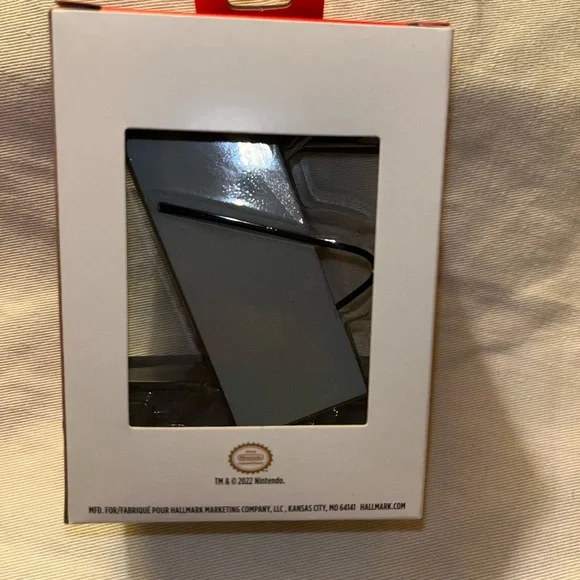 Hallmark Ornament NINTENDO ENTERTAINMENT SYSTEM Controller 2022 NIB - Picture 2 of 2